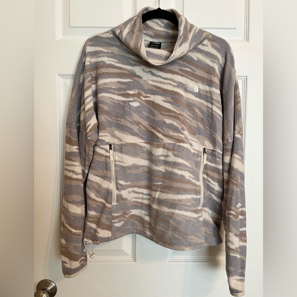 The North Face Women’s Turtleneck Beige Cream Fleece Pullover Camo Large Sweater